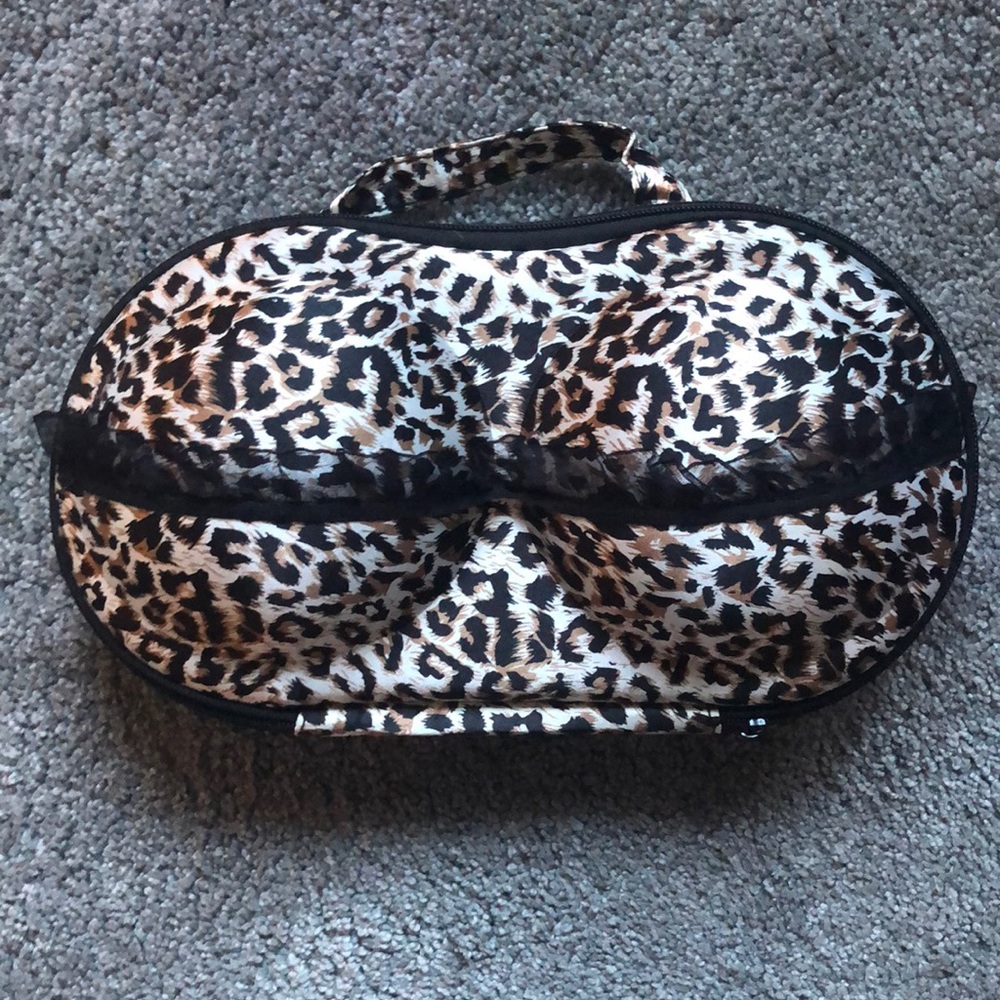 Travel case for bras